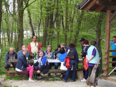 Pohod po novozgrajenih pločnikih 27